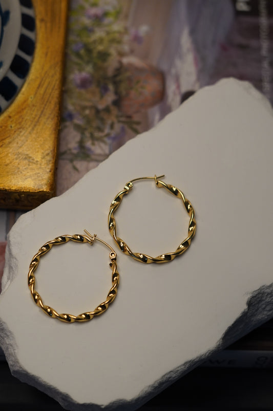 Sonja Twisted Hoops